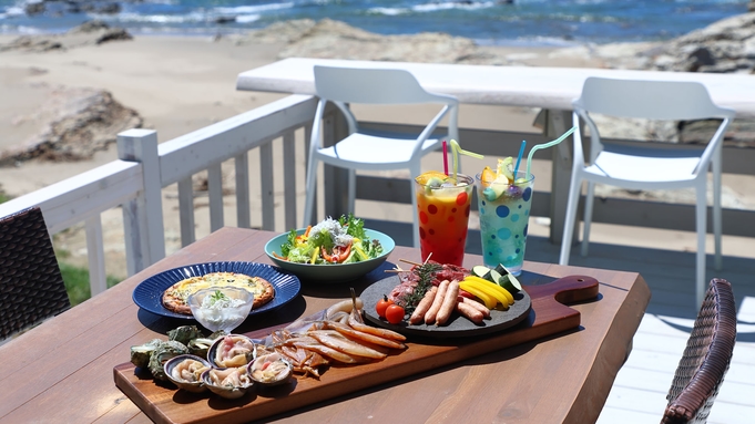 浜焼きバーベキューと海辺のカフェ